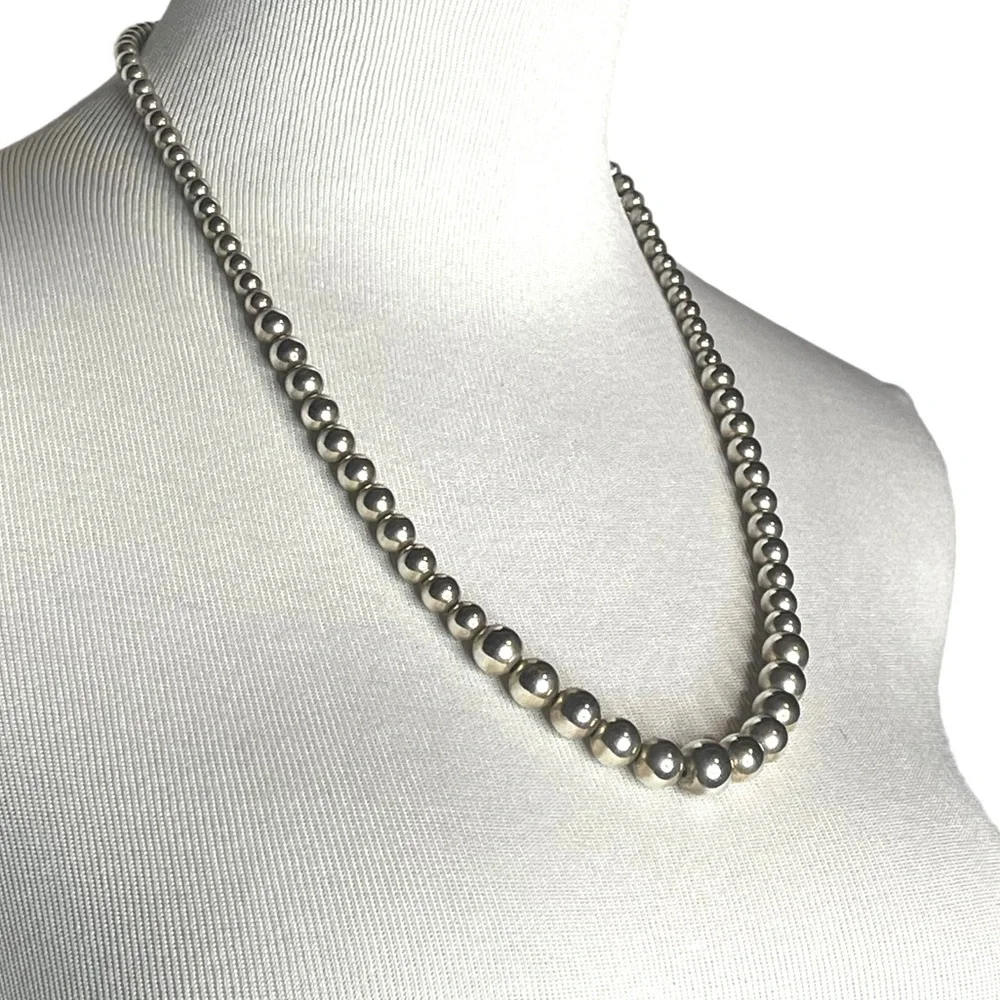 Oster Graduated Silver Beaded Necklace - Picture 6 of 9